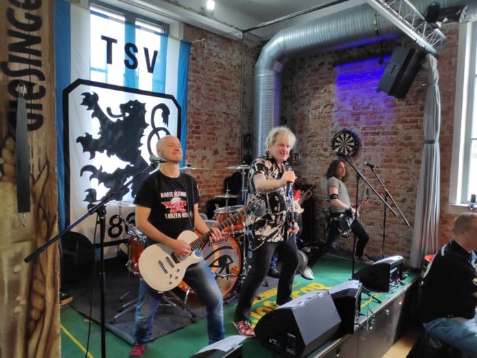 Lustfinger Band mit Lied zum TSV 1860 München