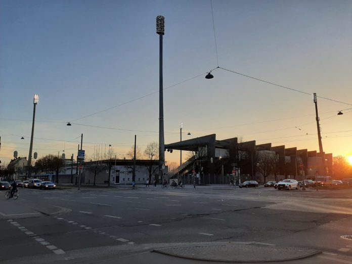 Grünwalder Stadion München-Giesing im Sonnenlicht