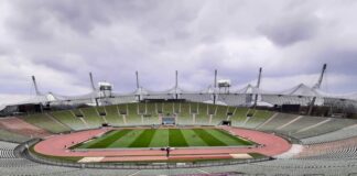 Olympiastadion München Blick auf die Haupttribüne mit Zeltdach