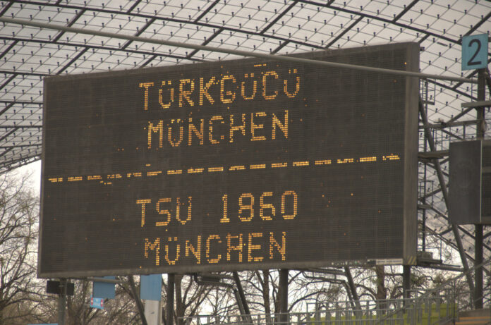 Anzeigetafel Olympiastadion München Türkgücü TSV 1860 München Vor dem Spiel Türkgücü TSV 1860 München Saison 2020/21 3.Liga