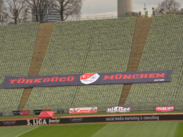 Türkgücü Banner im Olympiastadion München