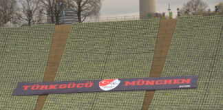 Türkgücü Banner im Olympiastadion München