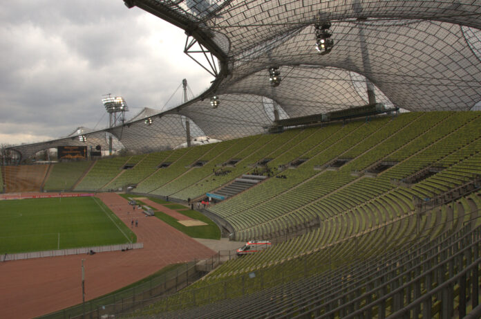 Haupttribüne Olympiastadion München beim Spiel Türkgücü TSV 1860 München