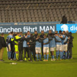 Mannschaftskreis TSV 1860 München nach 1:1 gegen Viktoria Köln April 2021