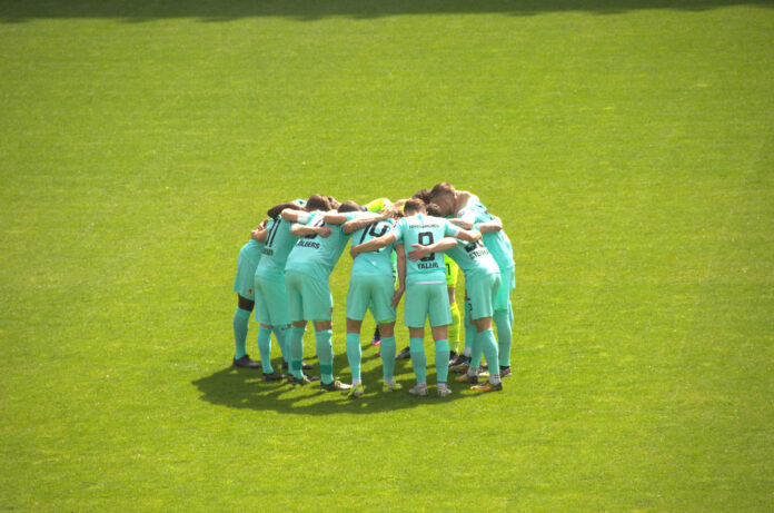 Mannschaftskreis vor Waldhof Mannheim - TSV 1860 München
