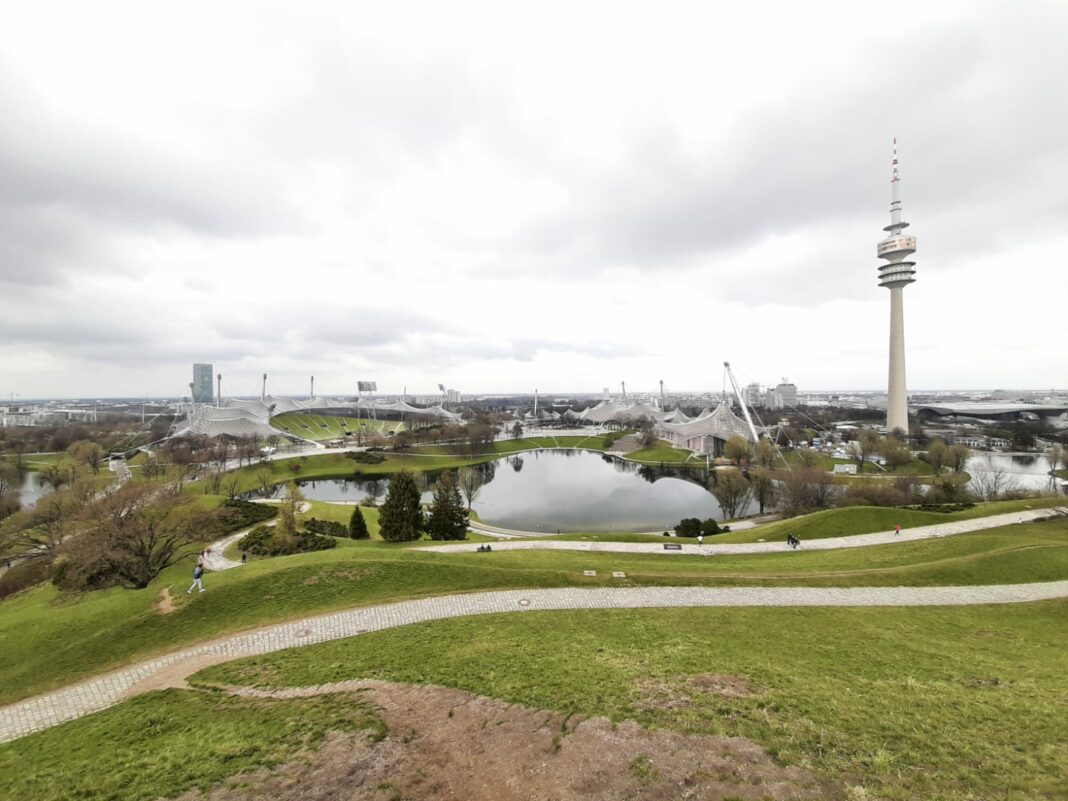 Olympiapark München Aussicht vom Hügel