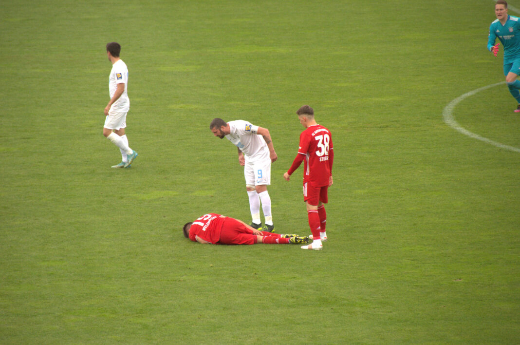 2020516 1860 FCBayernII Spieltag37 (89) Möders schreit völlig zurecht Spieler von Bayern München an!