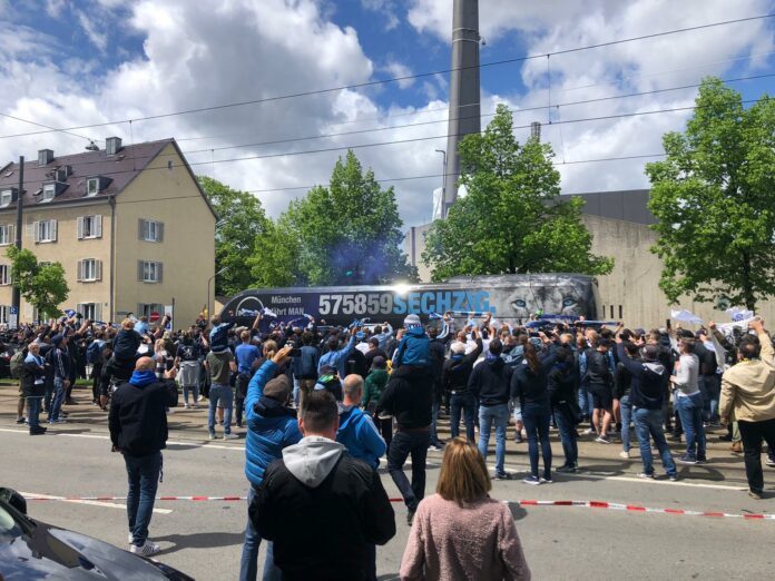 TSV 1860 fans spalier