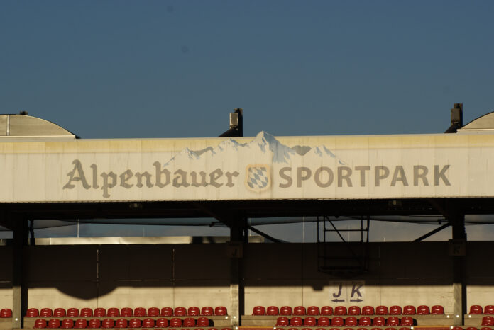 Alpenbauer Sportpark SpVgg Unterhaching Heimspielstätte Stadion 3.Liga