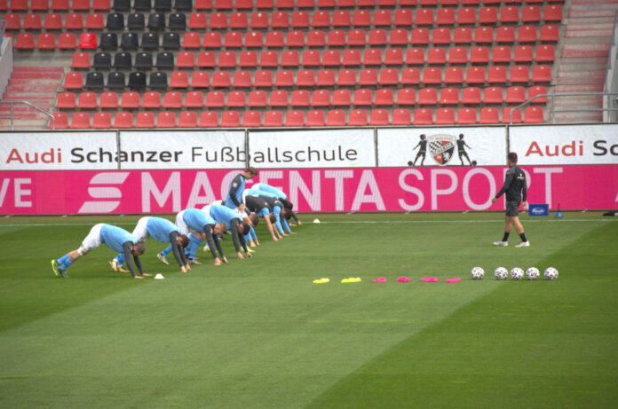 Werbebande Magenta Sport 3.Liga
