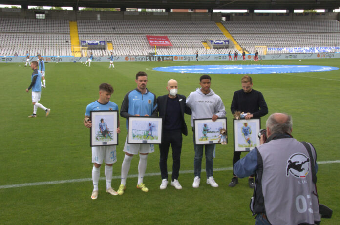 TSV 1860 München verabschiedet Spieler vor Spiel gegen Bayern II 16.05.2021