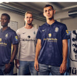 TSV 1860 präsentiert Auswärtstrikot in dunkelblau & graues Ausweichtrikot