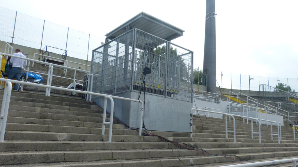 Kamerapodest Westkurve Grünwalder Stadion Block F1