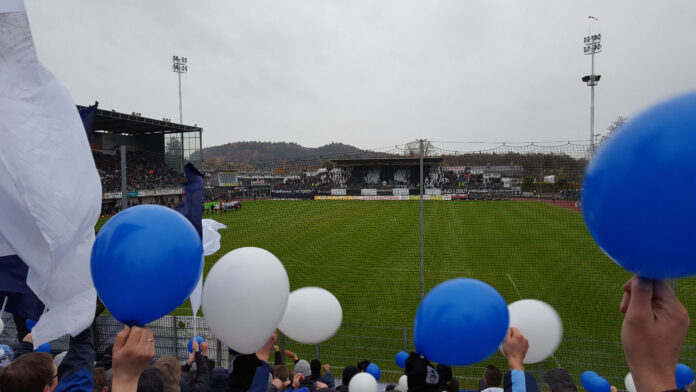 Wacker Burghausen TSV 1860 München Luftballon Choreo Regionalliga Bayern