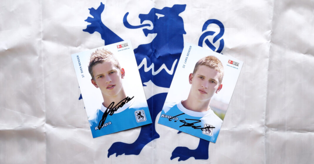 Lars & Sven Bender auf Löwen Fahne TSV 1860 München Autogrammkarten