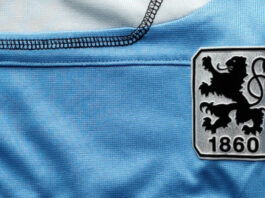 Wappen TSV 1860 auf Uhlsport-Trikot Aufstellung Wunschaufstellung Löwen Wunschaufstellungen fc