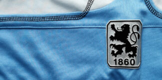 Wappen TSV 1860 auf Uhlsport-Trikot Aufstellung Wunschaufstellung Löwen