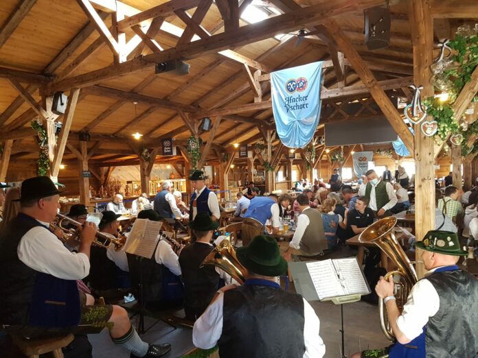SechzgerWiesn bringt 10.000€ für das NLZ des TSV 1860 SechzgerWiesn bringt 10.000€ für das NLZ des TSV 1860