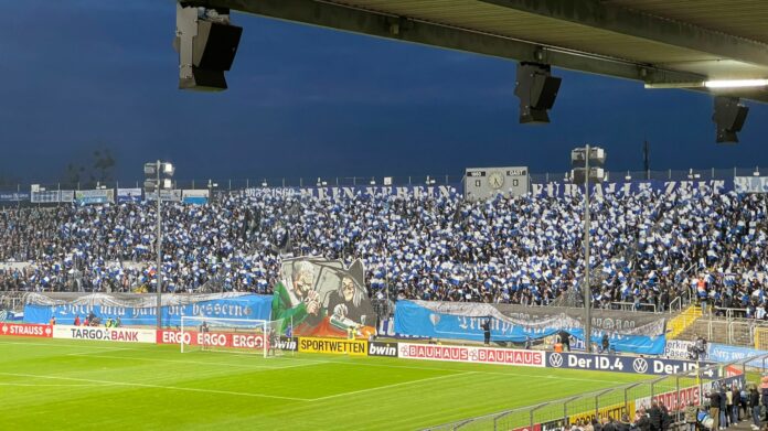 TSV 1860 Choreo gegen FC Schalke 04 2021 DFB-Pokal