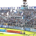 Die Westkurve des Grünwalder Stadions grüßt die ARGE und die Familie Schnell