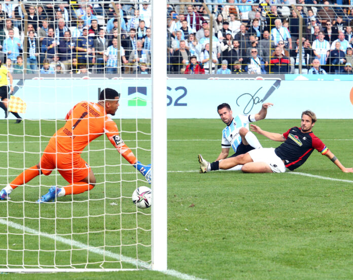 Stefan Lex trifft zum 1:0 für 1860 gegen den SC Freiburg II