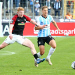 Dressel weiterhin im Fokus von Darmstadt 98 – Wechsel im Sommer? Dennis Dressel (TSV 1860 München) im Einsatz gegen den SC Freiburg II
