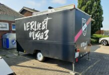 Verkaufswagen Merchandising SC Verl mit Slogan Verliebt in Liga 3