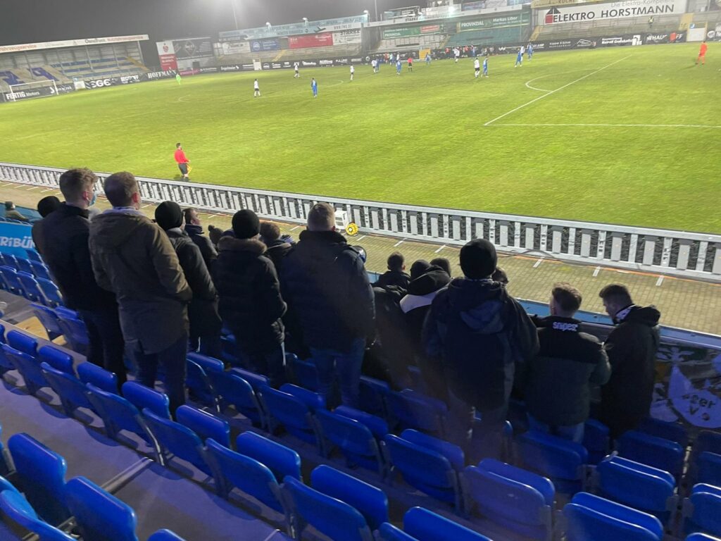 Fans Des SC Verl Beim Spiel Gegen Den SV Meppen In Lotte Am 23.Spieltag 2021 22