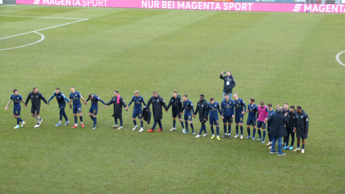 Jubel Nach Dem Auswärtssieg Des TSV 1860 München Bei Viktoria Köln 24.Spieltag 2021 22