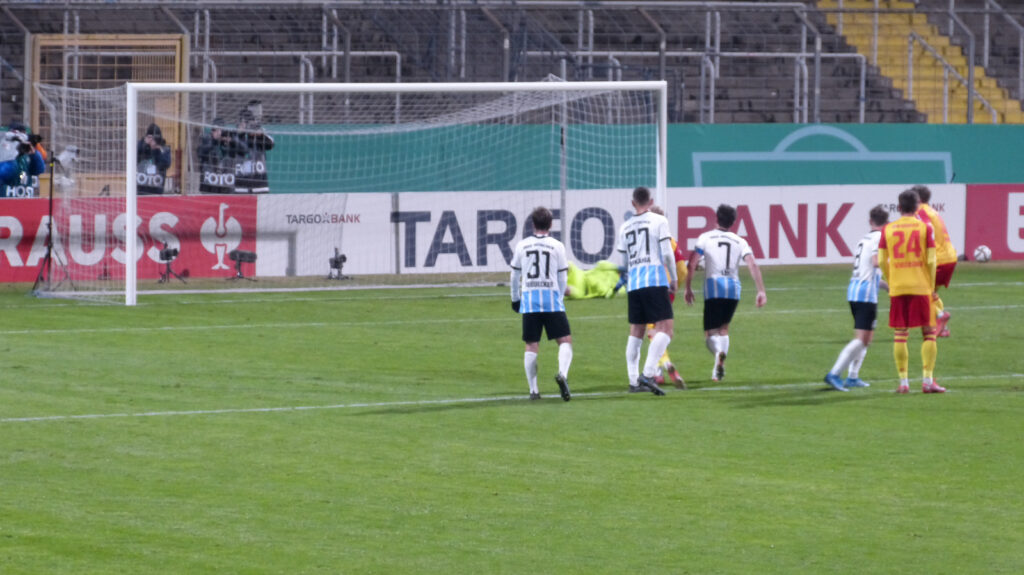 Karlsruher SC Trifft Per Elfmeter Im DFB Pokal Achtelfinale Gegen Den TSV 1860 München
