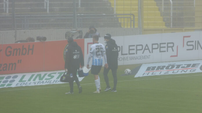 TSV 1860 SV Wehen Wehen Wiesbaden 20220115 (45) TSV 1860 SV Wehen Wehen Wiesbaden 20220115 (45) Verletzung Marius Willsch
