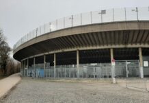 Westkurve Grünwalder Stadion Ansicht hinten ohne Zuschauer