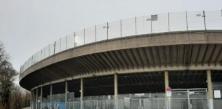Westkurve Grünwalder Stadion Ansicht hinten ohne Zuschauer