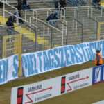 Banner der Fans des TSV 1860 München gegen Spieltagszerstückelung und Montagsspiele