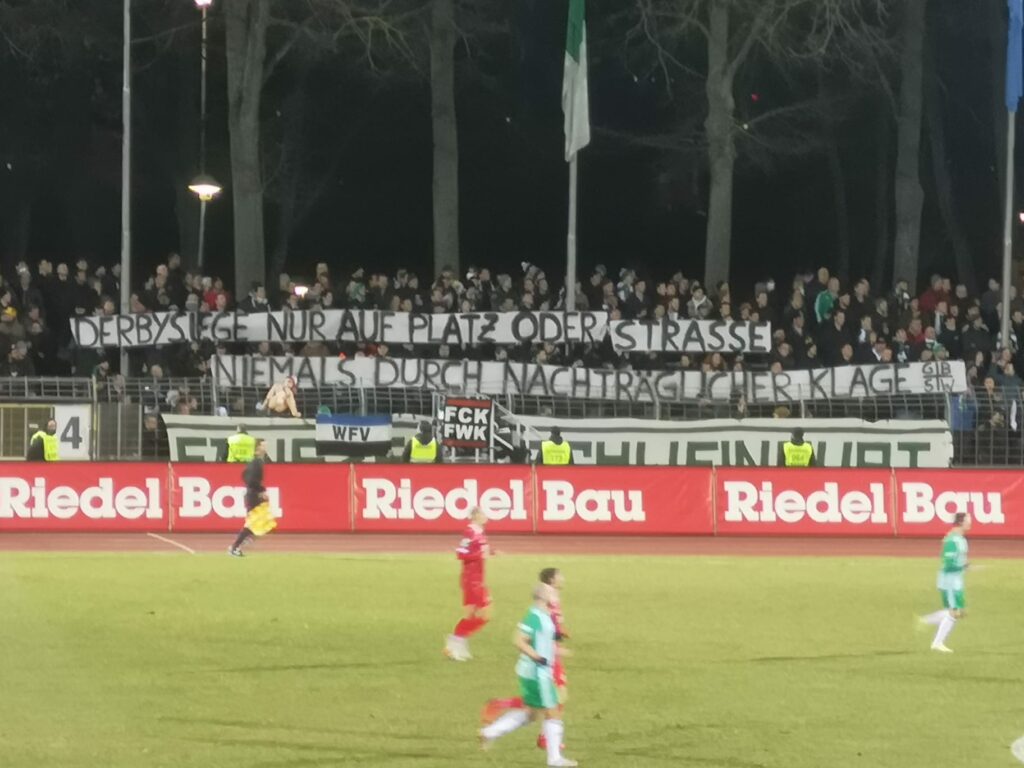 Fanszene Schweinfurt Mit Spruchband Im Derby Gegen Würzburger Kickers Toto Pokal Viertelfinale