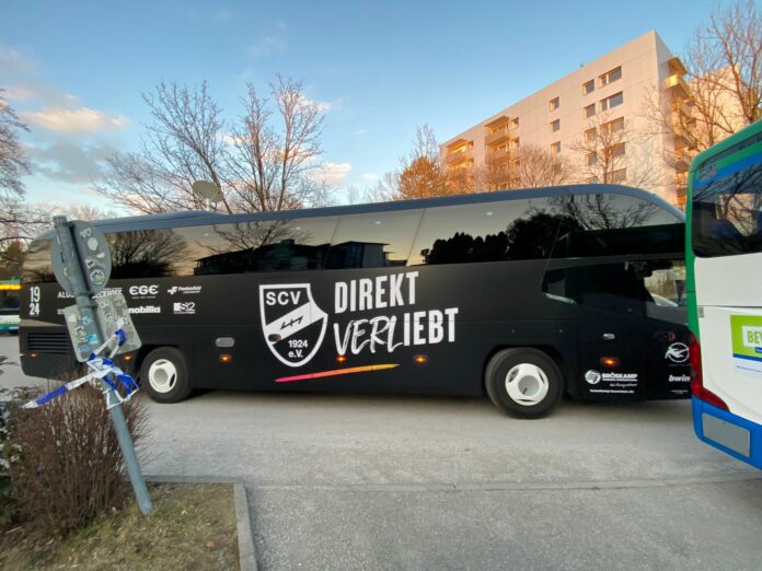 Mannschaftsbus SC Verl beim Spiel gegen den TSV 1860 München