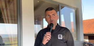 Michael Köllner Auf Pressekonferenz Nach Der Niederlage Beim TSV Aubstadt Im Toto Pokal