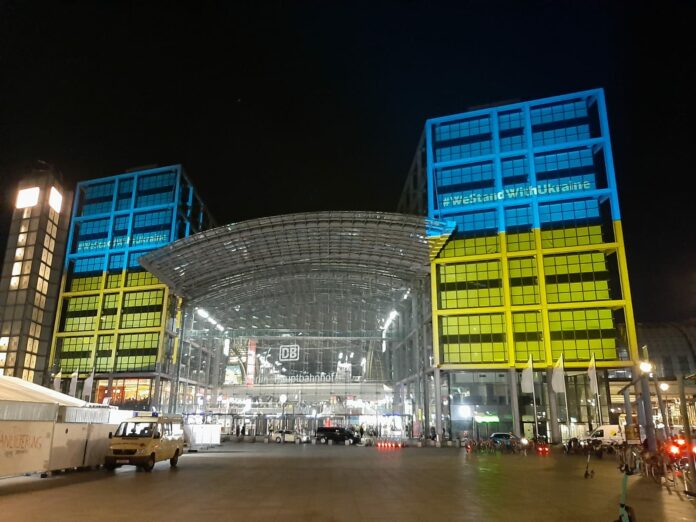 Viktoria Berlin TSV 1860 München Hauptbahnhof Krieg Ukraine Wichtigeres als Fußball
