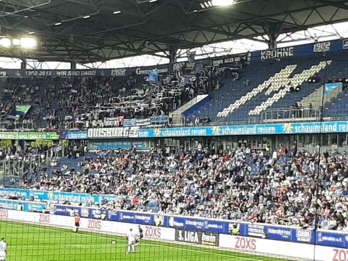 MSV Duisburg TSV 1860 20220424 (82) MSV Duisburg TSV 1860 München Ultras Fanszene im Oberrang