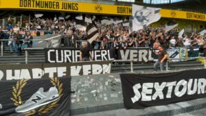 Die Fans des SC Verl in Dortmund.