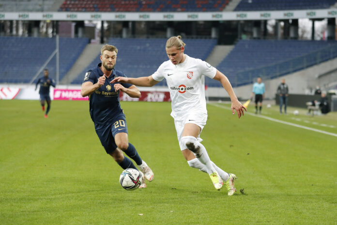 Fynn Lakenmacher TSV Havelse Gegen TSV 1860 München Im Duell Mit Yannick Deichmann In Hannover HDI Arena