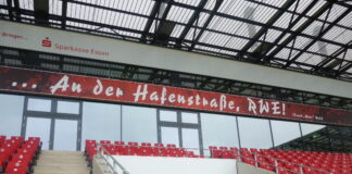An der Hafenstraße RWE Spruch im Stadion von Rot-Weiß Essen