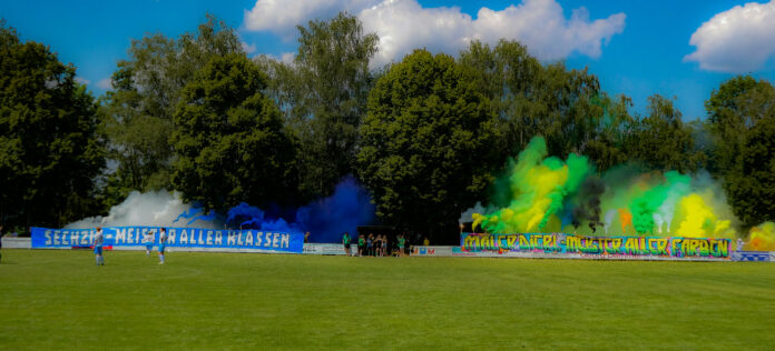 Choreografien-von-Löwenfans-zum-Löwentag-Maler-Dierl