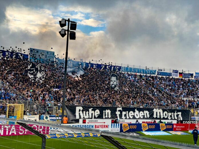 Choreo Alle Für Moritz Verstorbener Löwenfan Beim Spiel TSV 1860 München Hallescher FC