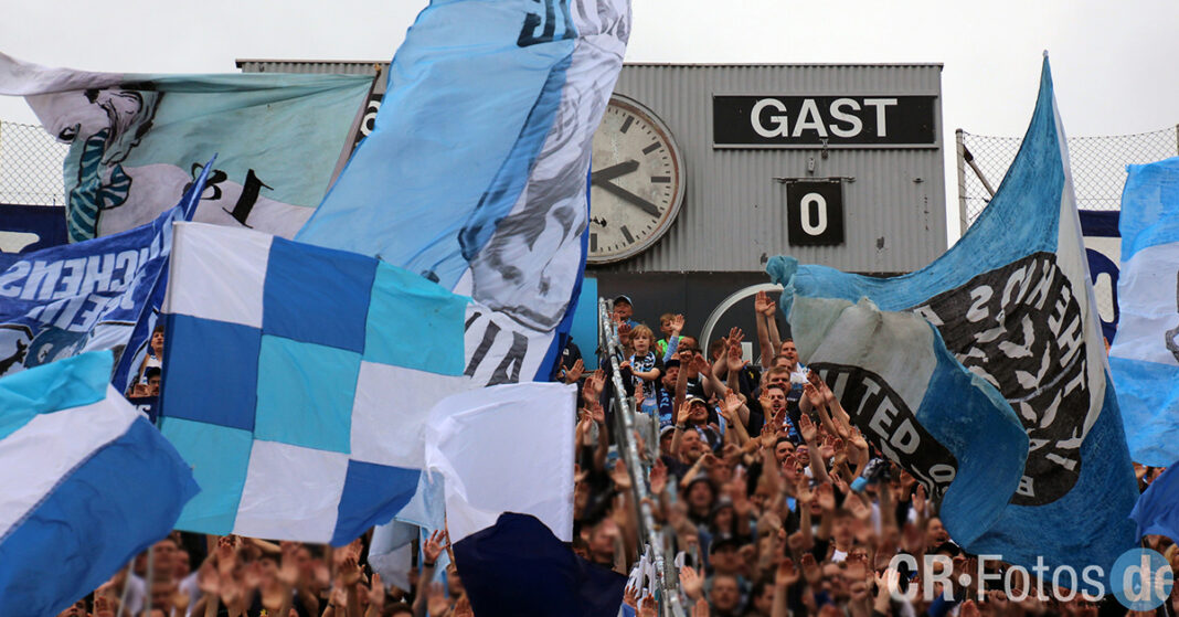 Westkurve Anzeigetafel Grünwalder Stadion TSV 1860 VfB Oldenburg