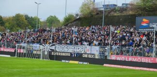 Die Fans von Elversberg beim Heimspiel gegen Dortmund