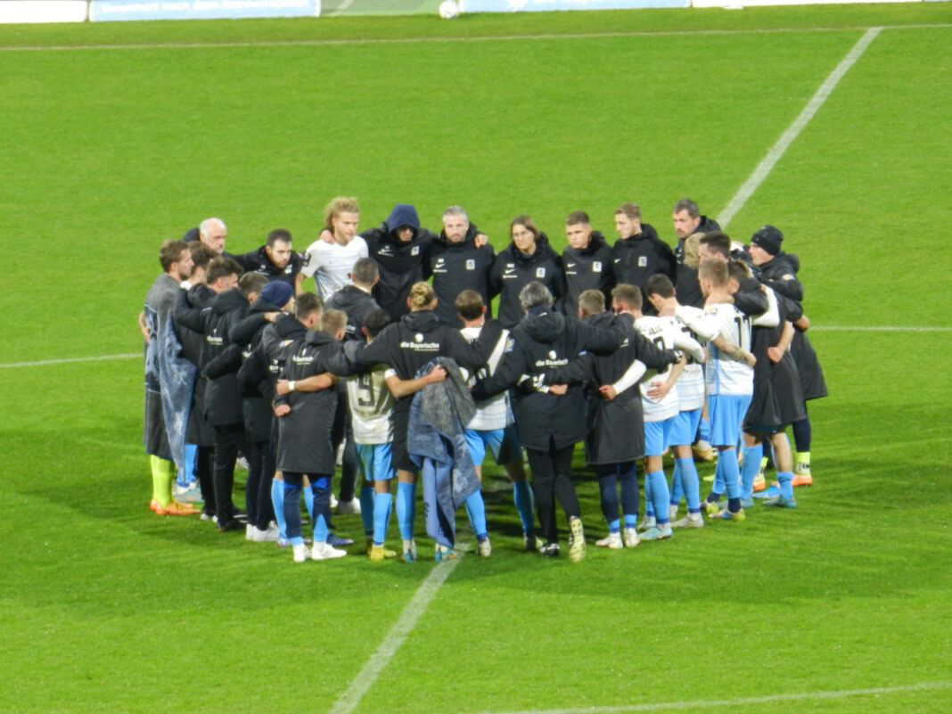 Mannschaftskreis TSV 1860 München Nach Unentschieden Gegen Rot Weiß Essen 17 Spieltag