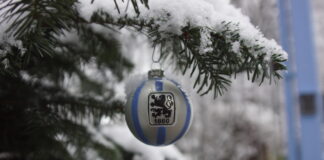 Symbolbild Weihnachten TSV 1860 München Christbaumkugel Schnee