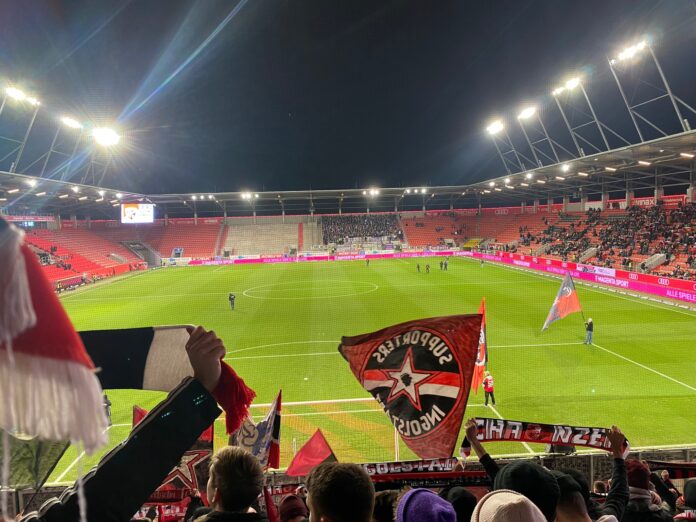 FC Ingolstadt 04 Erzgebirge Aue Blick Aus Dem Heimblock Dresden