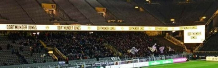 Die Fans des VfL Osnabrück bei der Partie gegen den BVB II im Westfalenstadion.